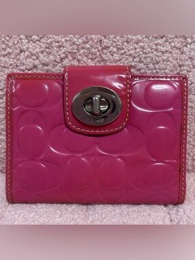 Coach Y2K Pink Patent Leather Signature C Embossed Silver Turnlock Medium Wallet